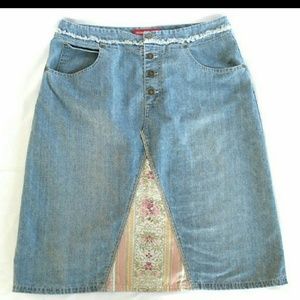 Decorative tapestry denim midi skirt sz 12 large.